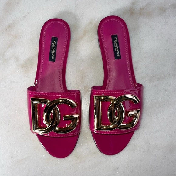 Dolce & Gabbana Patent leather slides with DG logo In Fuchsia - Picture 5 of 11